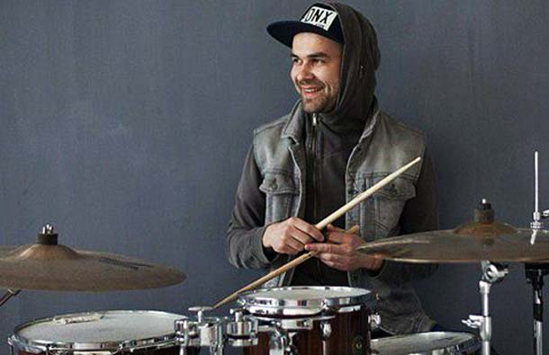 Ильнар, профессиональный музыкант, преподаватель игры на барабанах, волонтер движения «Даниловцы»