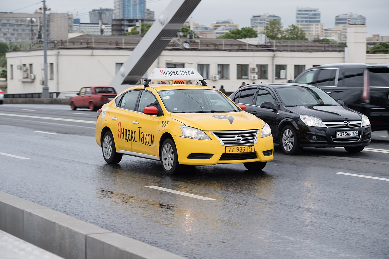Бесплатные стоянки для таксистов обустроили в центральной части Москвы