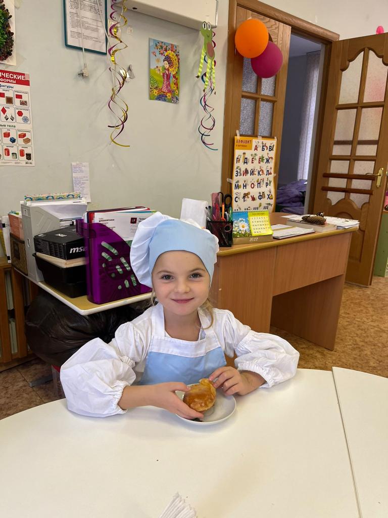 «Весенние пироги с яблоком». Кулинарные мастер-классы для детей Западного округа  фото