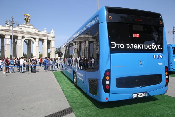На маршруты Москвы  вышли первые электробусы  фото