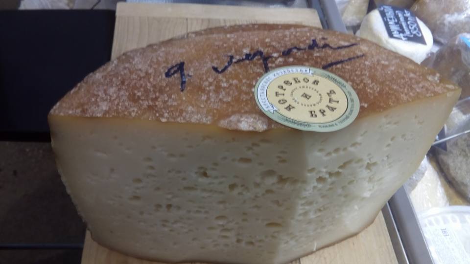 Депардье купил российского сыра на Даниловском рынке  фото
