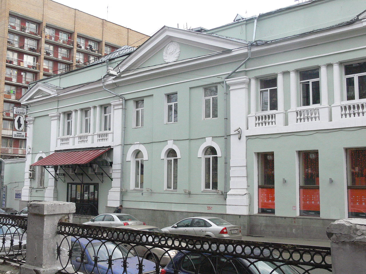 В рамках уголовного дела СК РФ проводит обыски в «Гоголь-центре», фото