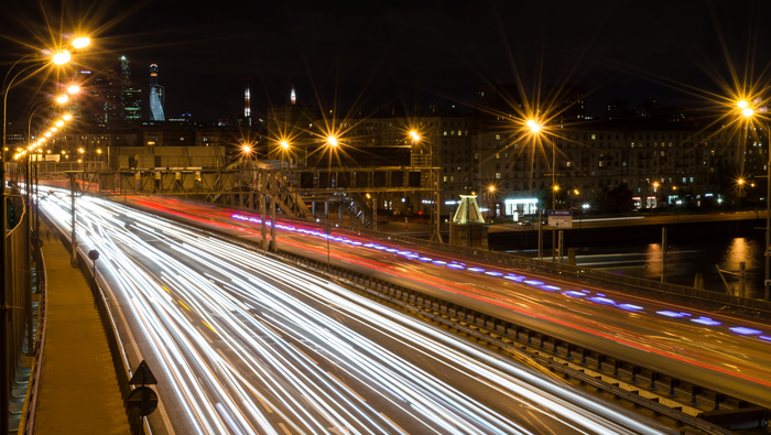 На ряде улиц Москвы до 1 августа ограничат движение транспорта, фото