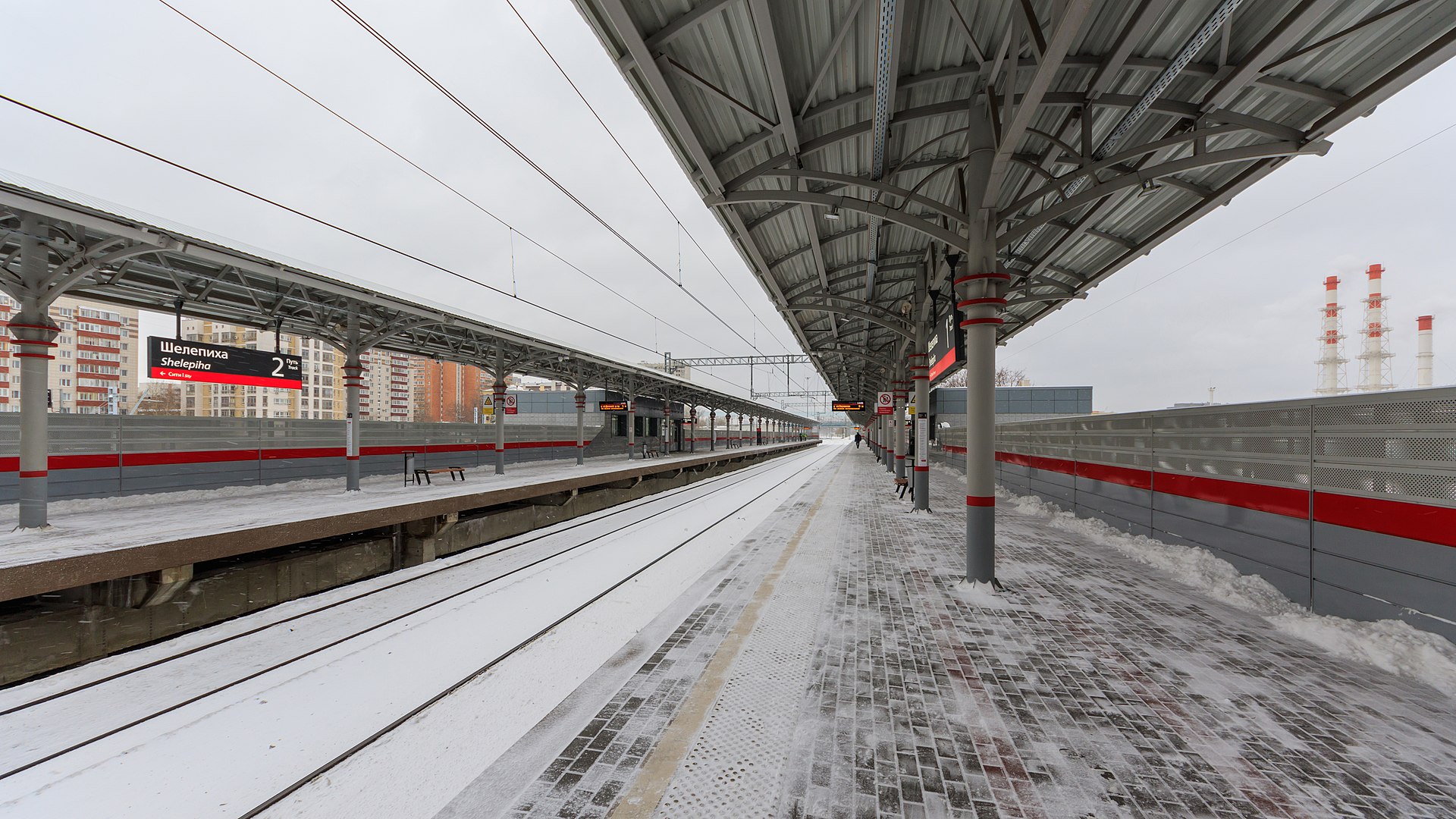В Москве запретили торговлю в радиусе 50 метров от станций метро и ТПУ, фото