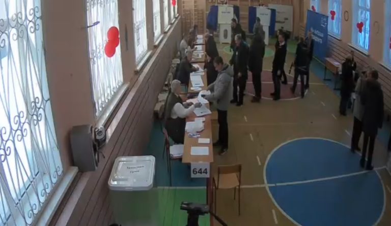 Общественники направили наблюдателей на все столичные избирательные участки, фото