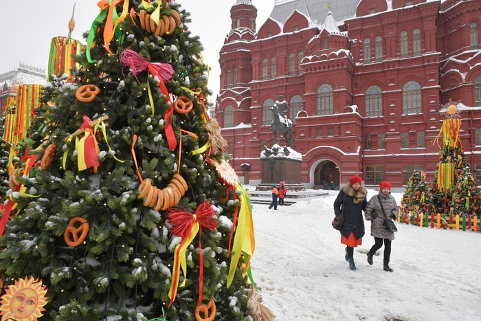 Москву украсят сотнями елок к Новому году и Рождеству, фото