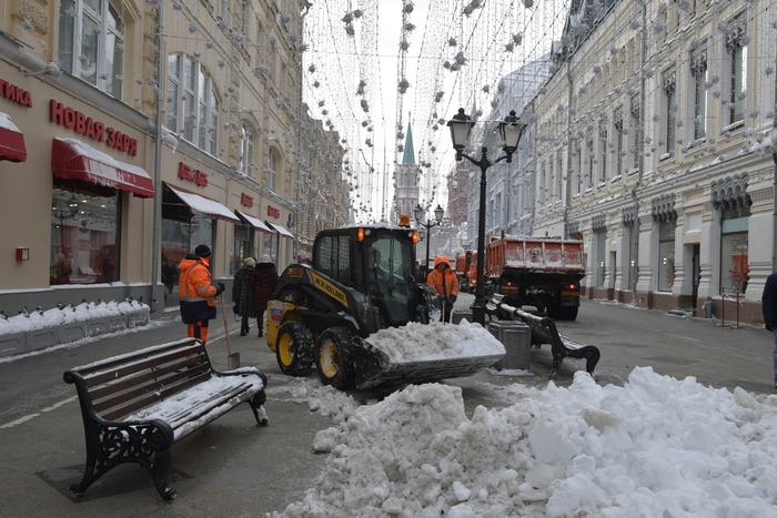 Сугробы в Москве достигли 17 сантиметров в высоту, фото