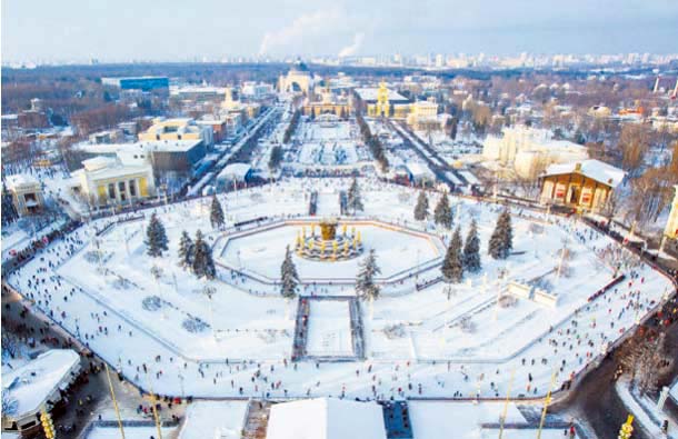 Каток на ВДНХ откроется 22 ноября, фото