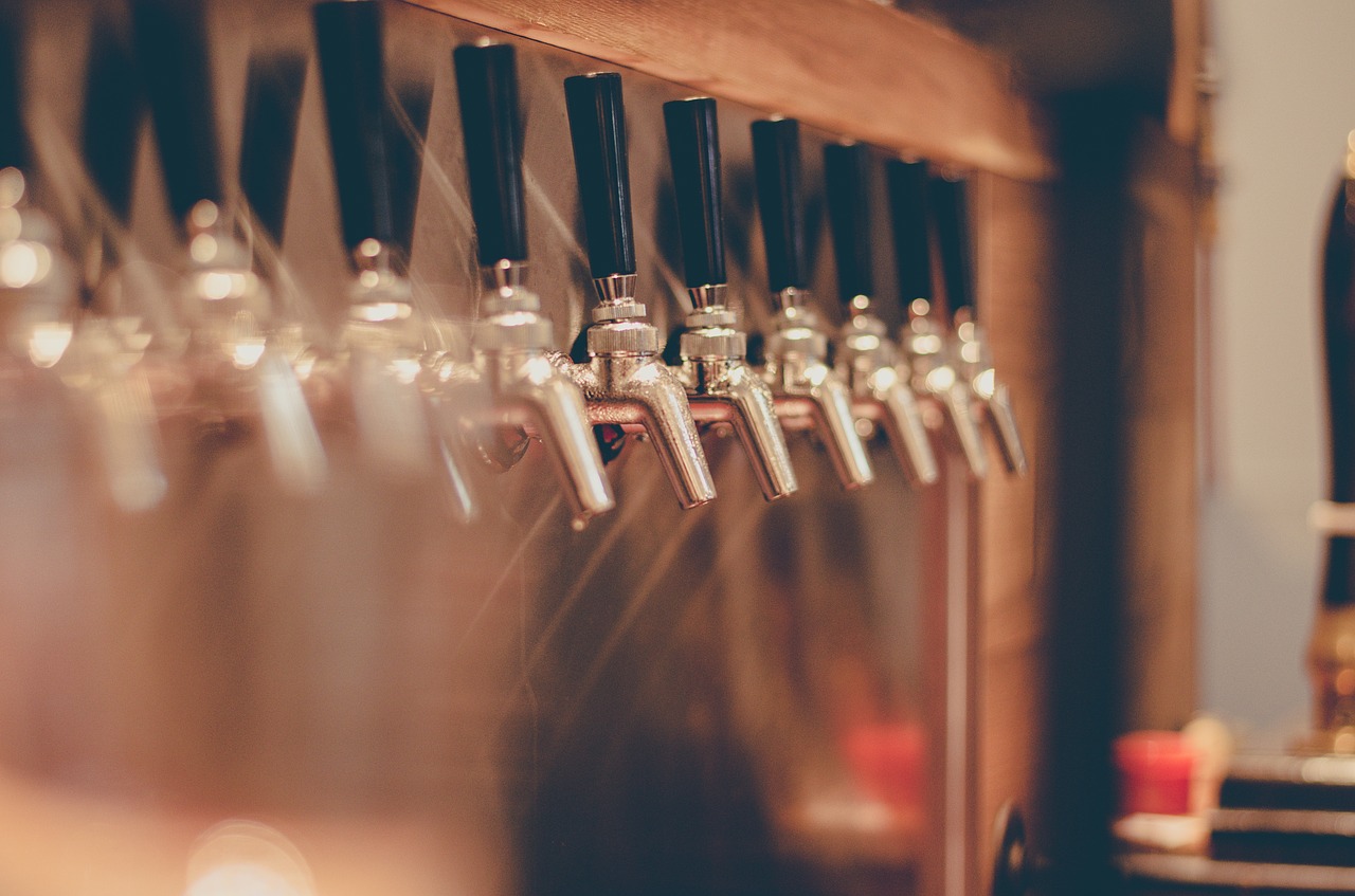 Магазины разливного пива могут массово закрыться в Подмосковье, фото