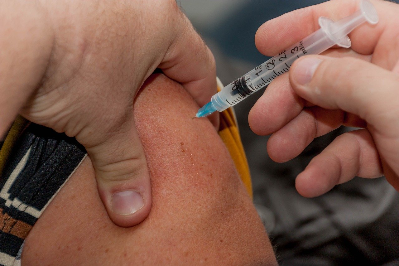Вакцинация от гриппа и ОРВИ начнется в Москве с 1 сентября, фото