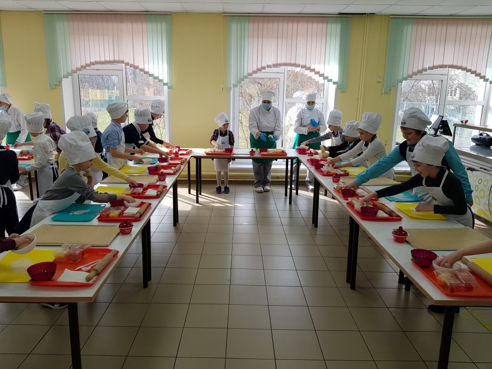 Школьный мастер-класс «Печем все вместе», фото