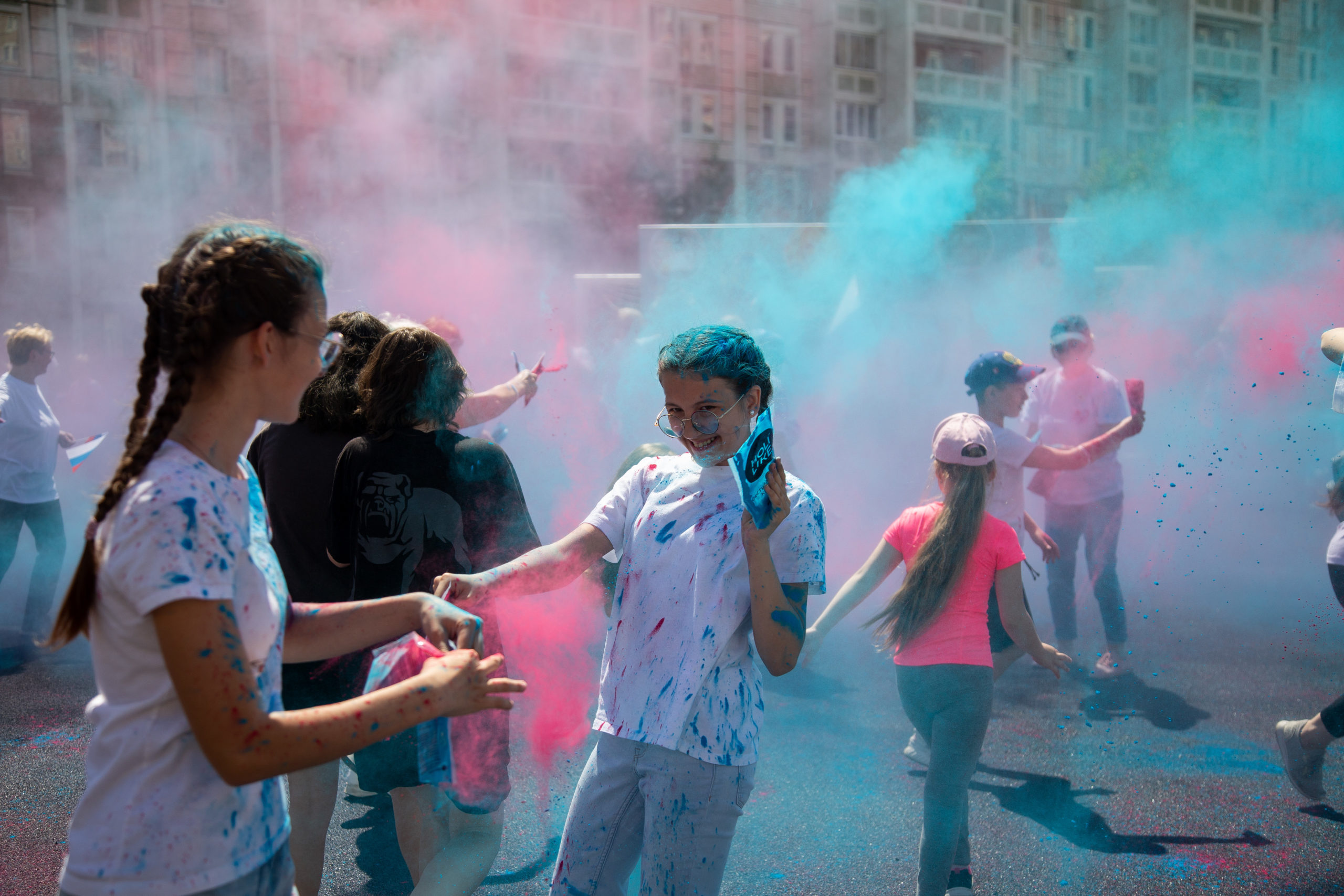 Некрасовка в ярких красках: сотни жителей вышли на районный праздник, фото