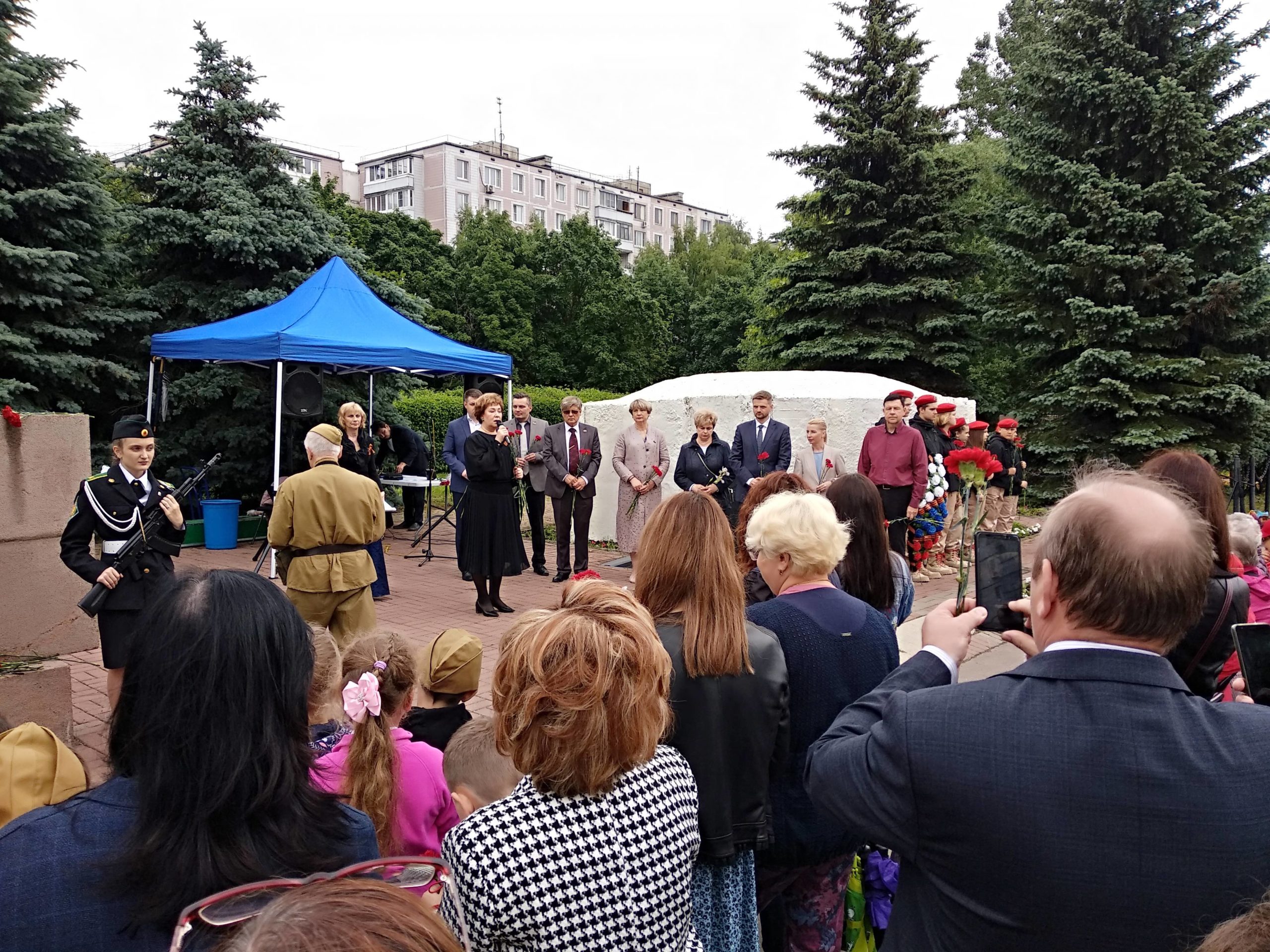В ЮЗАО прошли мемориальные акции в День памяти и скорби , фото