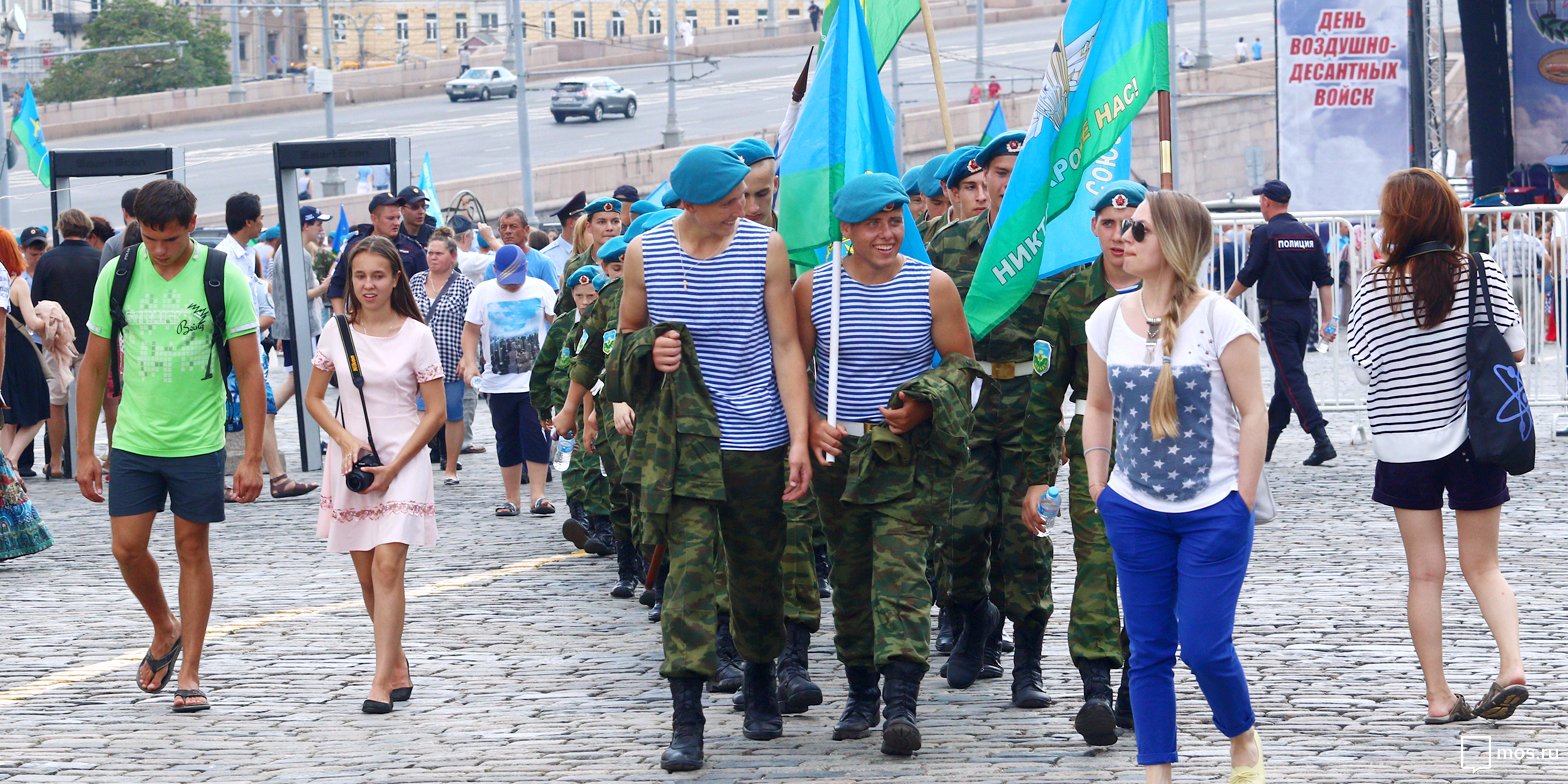 Движение в центре Москвы перекроют 2 августа из-за Дня ВДВ, фото
