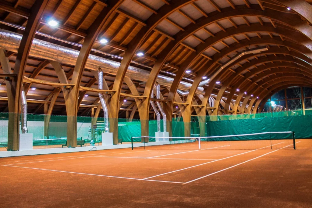 «В Москве чудовищная нехватка теннисных кортов» — что думают о состоянии площадок новички и профессионалы  фото