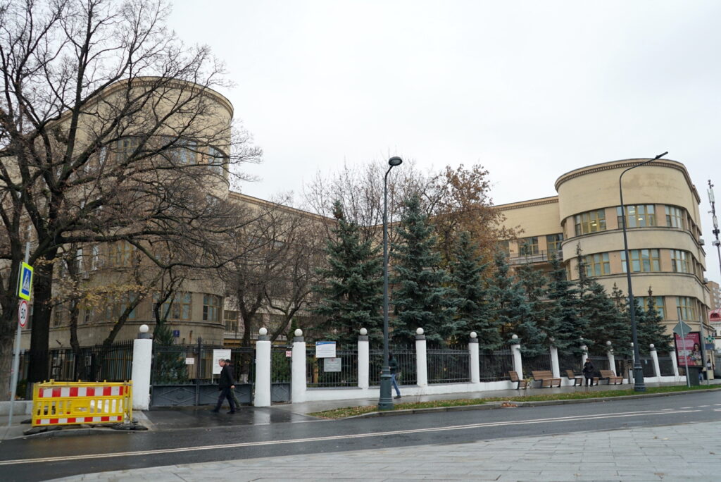 Комсомольская — Красные ворота: две с половиной «сталинские высотки»  фото